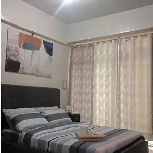 Unit Walking Distance To Airport Appartement